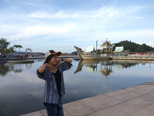backpackeran ke brunei